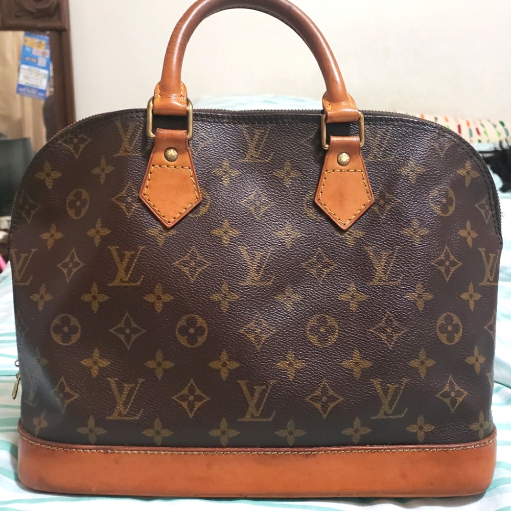 *SOLD* Louis Vuitton Alma